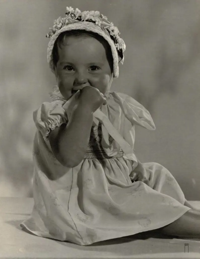 PERRY, Geoffrey William (1900-1959) - Studio Portrait of Baby, c. 1950 Image 1++