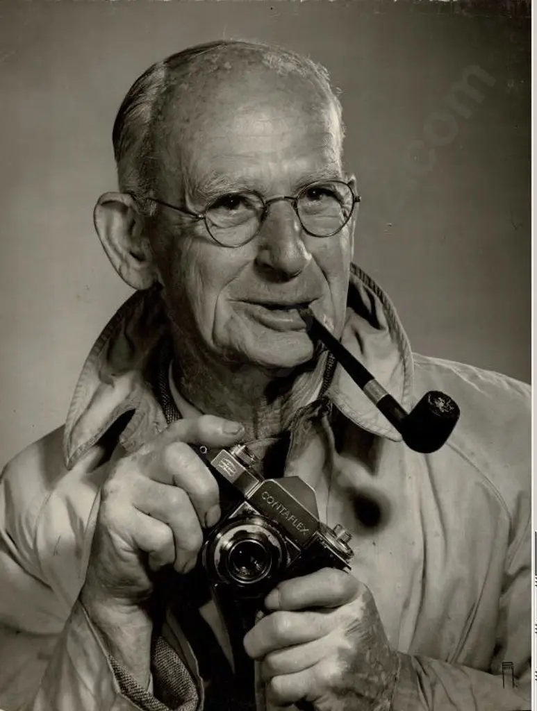 PERRY, Geoffrey William (1900-1959) - Studio Portrait of Man (Self portrait?) 1959 Image 1++