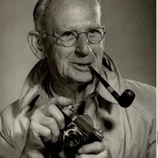 PERRY, Geoffrey William (1900-1959) - Studio Portrait of Man (Self portrait?) 1959