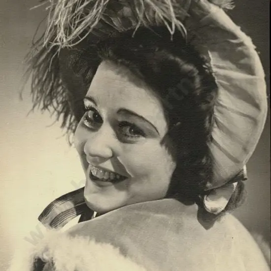 PERRY, Geoffrey William (1900-1959) - Studio Portrait of Woman, c.1950