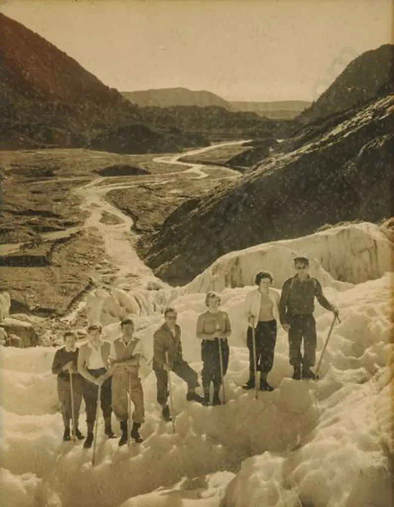 UNKNOWN - Mountain Climbers, 1940s Image 1++