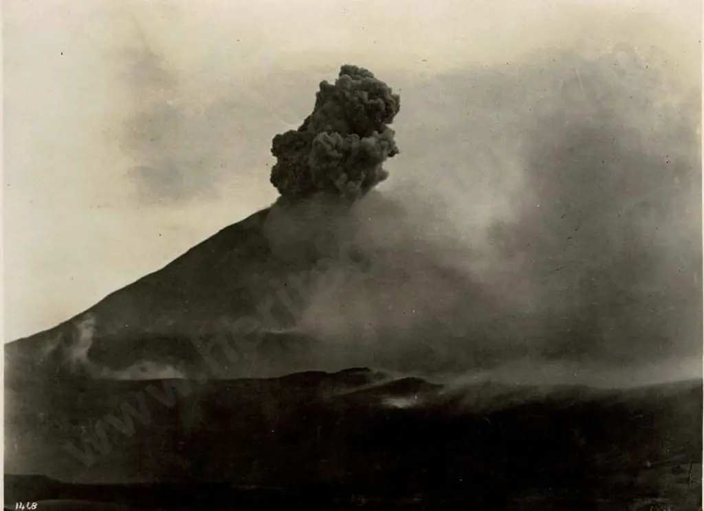 NZ GOVT PUBLICITY (Early 20th Cent.) - Mount Ngauruhoe in Eruption, c.1910 Image 1++