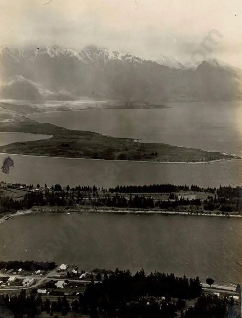 NZ GOVT PUBLICITY (Early 20th Cent.) - Lake Wakatipu, c.1910 Image 1++