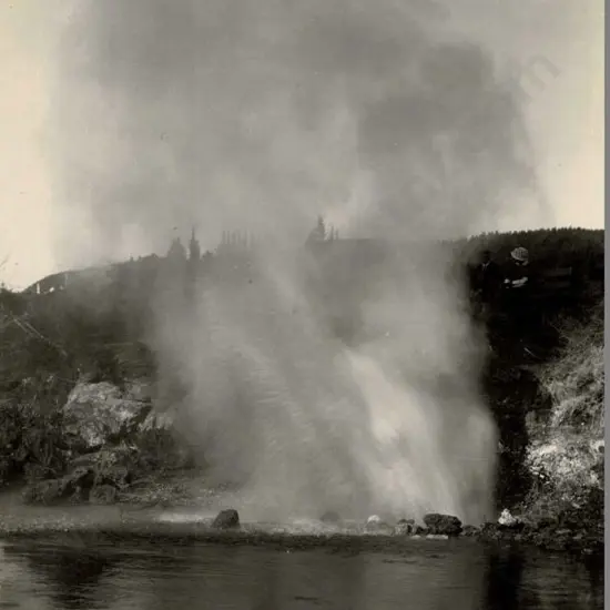 NZ GOVT PUBLICITY (Early 20th Cent.) - Steaming Lake, Rotorua Area vc.1910