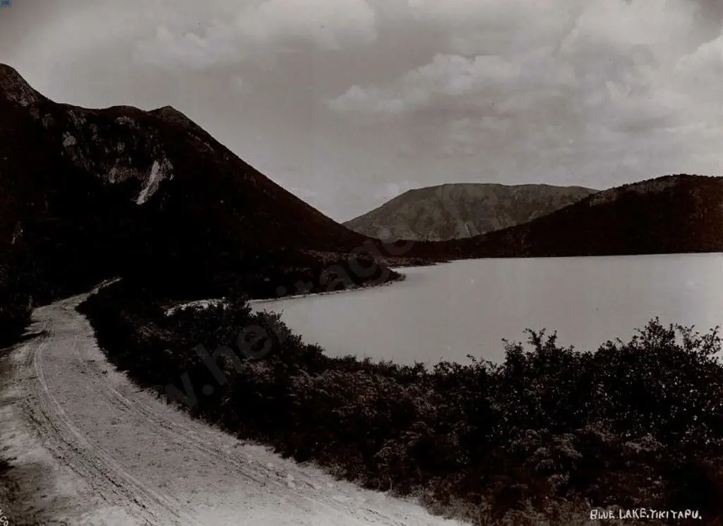 BLENCOWE, James Rasdell (1871-1945) - Blue Lake, Tikitapu, Rotorua - Late 19th Century Image 1++