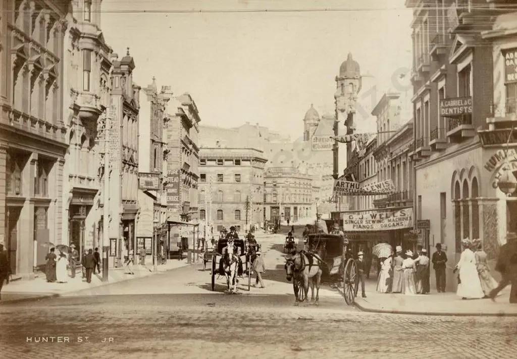 PAINE, John (1833-1908) - Hunter Street, Sydney, c. 1880 Image 1++