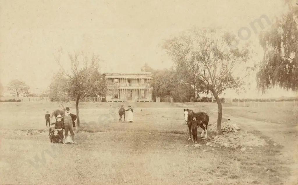 GLOBE Photographic Company - Country Home, Wairarapa, c.1880 Image 1++