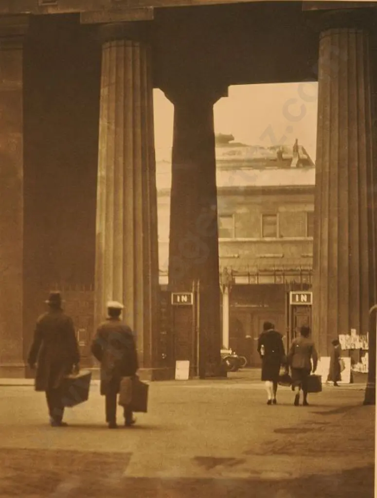 MOULT, Harry (1878-1946) - Euston Station. London c. 1930 Image 1++