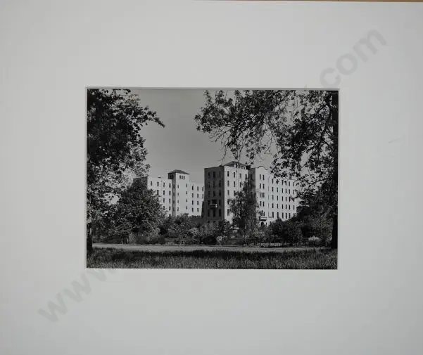 BROWNE, Victor Carlyle (1900-1980) - Nurses Home, Christchurch Hospital from Botanical Gardens Image 1++