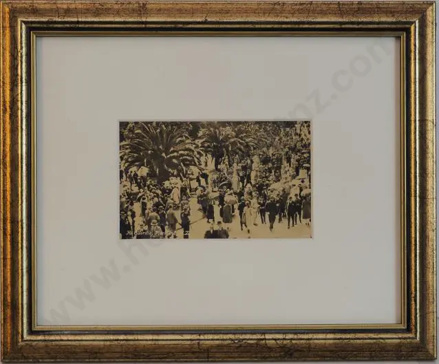 UNKNOWN photographer - At Ellerslie Racecourse, Auckland c. 1905 Image 1++