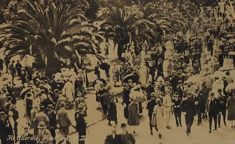 UNKNOWN photographer - At Ellerslie Racecourse, Auckland c. 1905 Image 1++