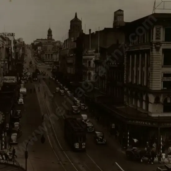 UNKNOWN Photographer - Queen Street, Auckland c. 1940s