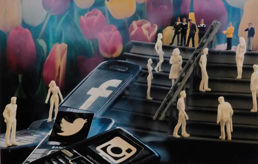 UNKNOWN Artist - Exit Social Media 2020 Image 1++