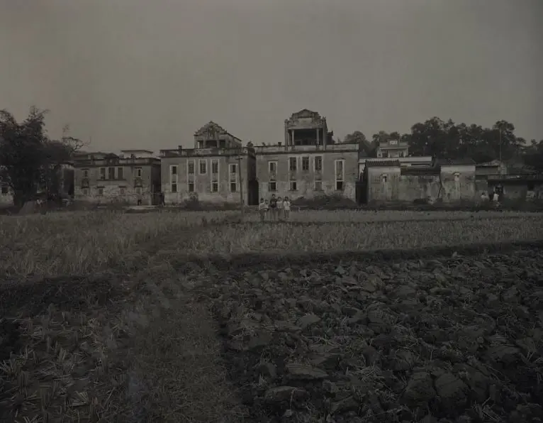 ABERHART, Laurence (1949-) - Guangdon Province, China (Children near Toi Shan) Image 1++
