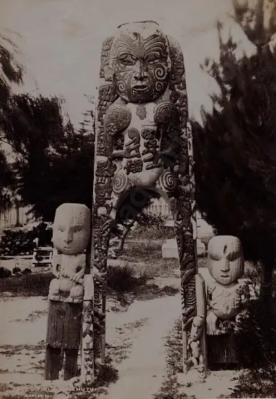 BURTON Brothers (c.1880-1885) - Tiki, Ohinemutu Image 1++