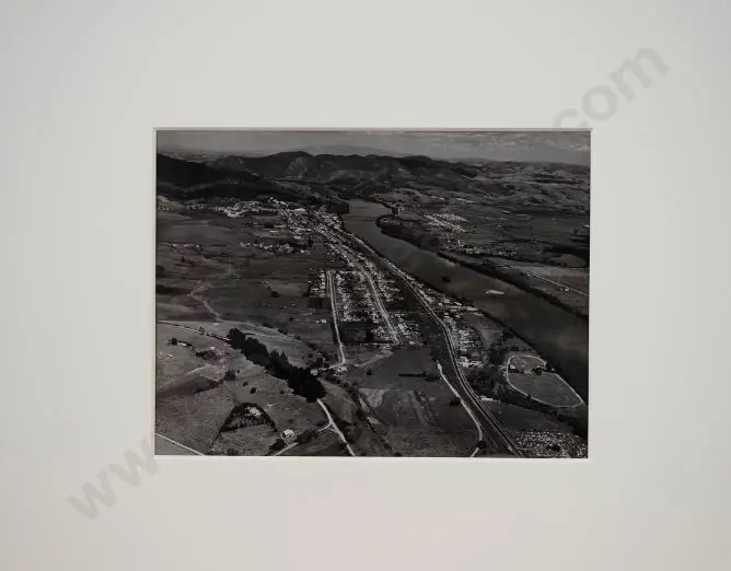 BROWNE, Victor Carlyle (1900-1980) - Huntly, on the Waikato (before the Power Station) c.1950 Image 1++