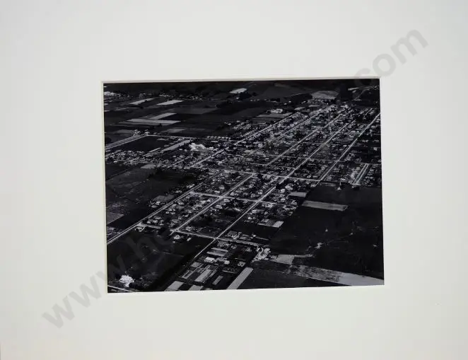 BROWNE, Victor Carlyle (1900-1980) - Mosgiel, near Dunedin Image 1++