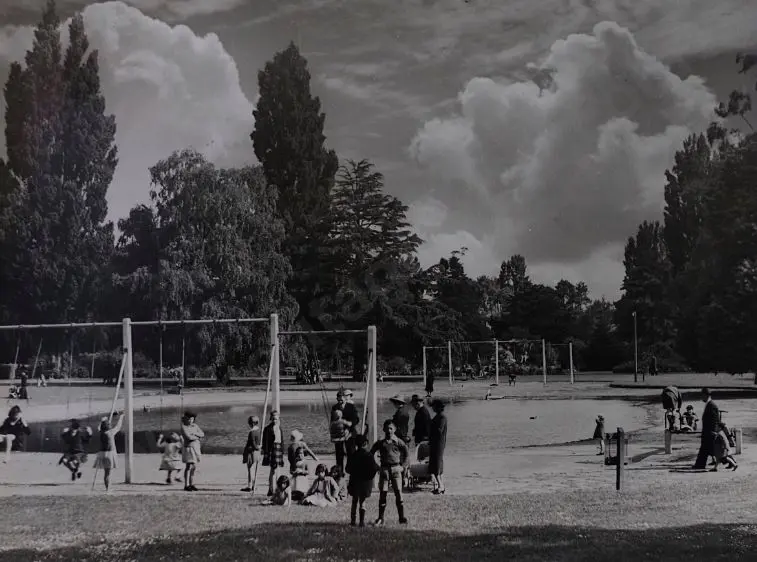 BROWNE, Victor Carlyle (1900-1980) - Botanical Gardens, Christchurch with Paddling Pool, c.1950 Image 1++