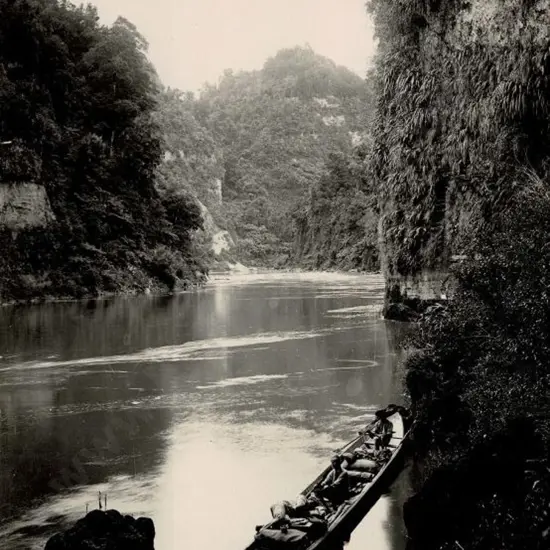 UNKNOWN - Aratira, Wanganui River, c.1900