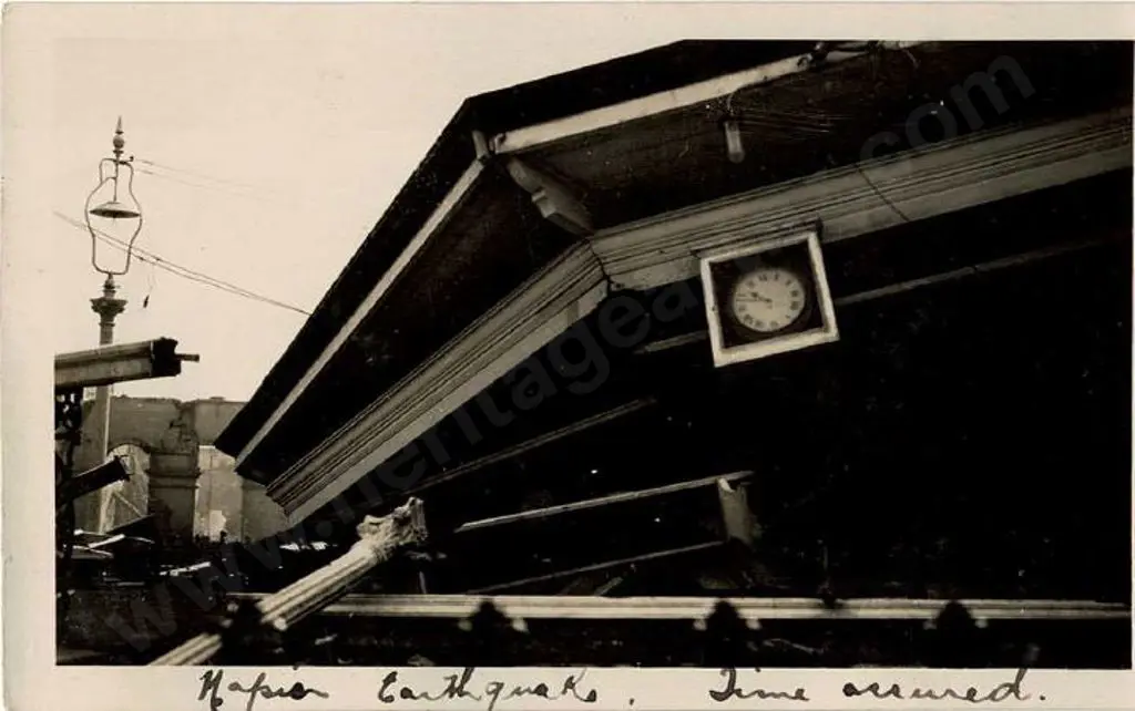 UNKNOWN - Napier Earthquake - 7 snapshot photos, Feb 3, 1931 Image 1++