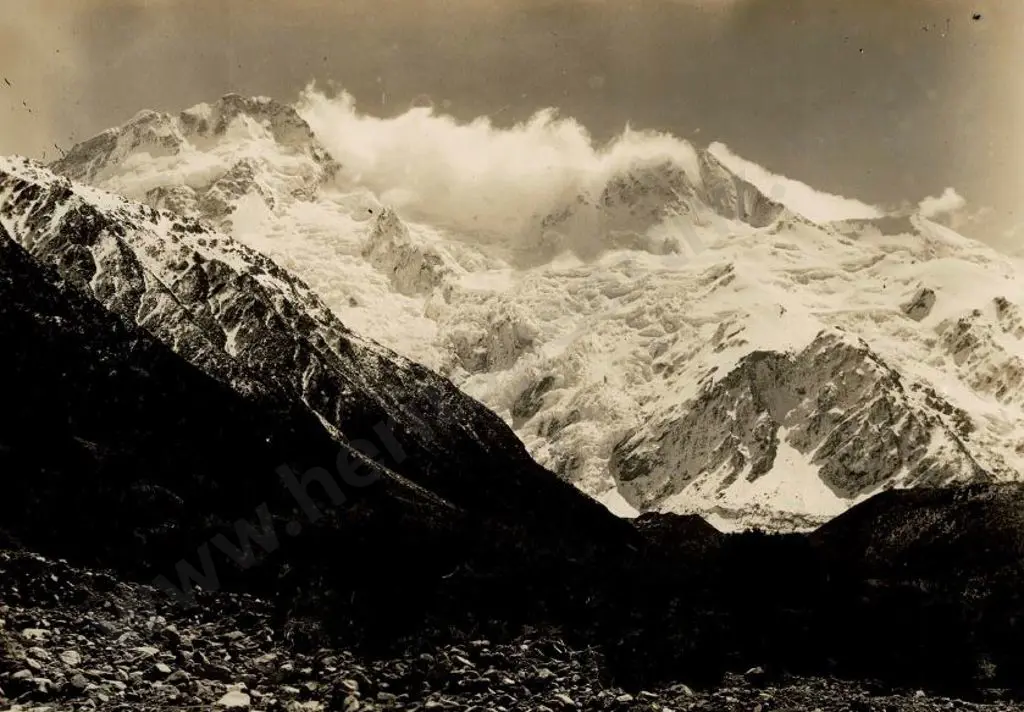 NZ GOVT PUBLICITY (Early 20th Cent.) - Mounts Sefton and Footstool, c.1910 Image 1++