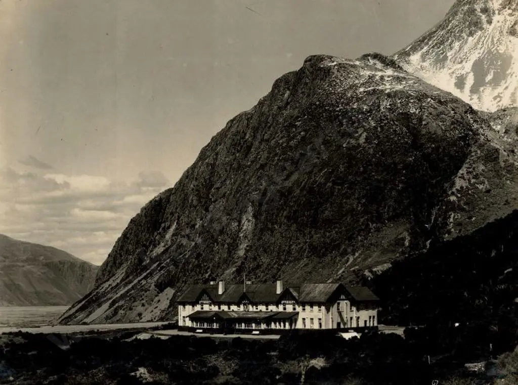 NZ GOVT PUBLICITY (Early 20th Cent.) - The Hermitage, Mount Cook, c.1910 Image 1++