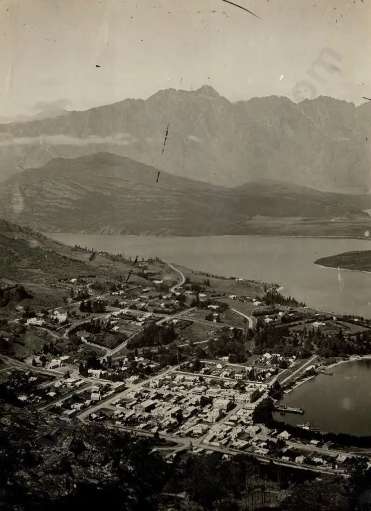 NZ GOVT PUBLICITY (Early 20th Cent.) - Queenstown, Remarkables & Lake Wakatipu, c. 1910 Image 1++
