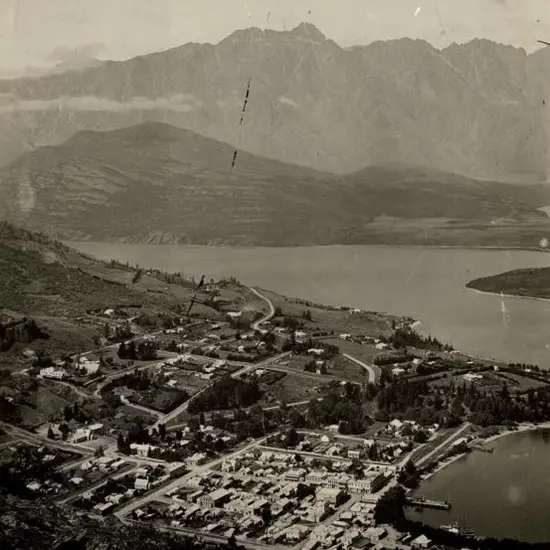 NZ GOVT PUBLICITY (Early 20th Cent.) - Queenstown, Remarkables & Lake Wakatipu, c. 1910