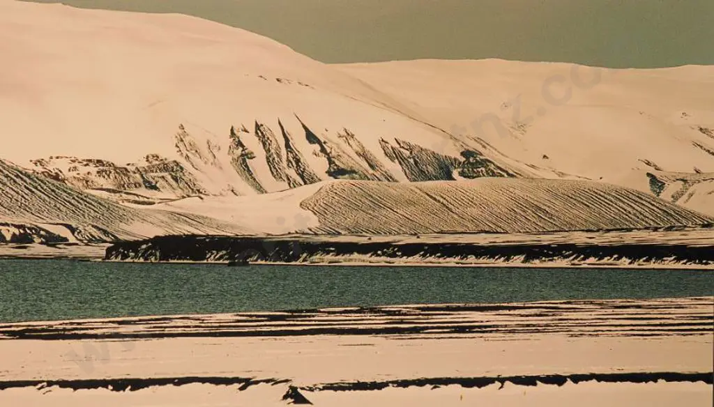 UNKNOWN - Mountains to the Sea Image 1++