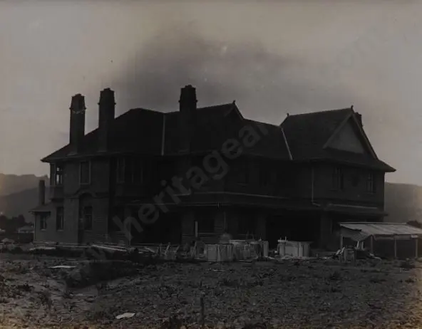 UNKNOWN Photographer - Country House Image 1++