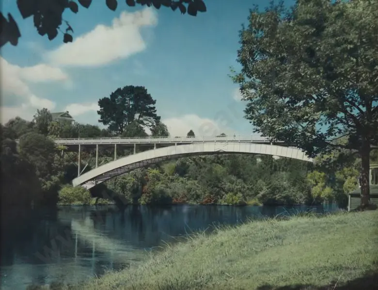 UNKNOWN - Waikato River, Hamilton Image 1++