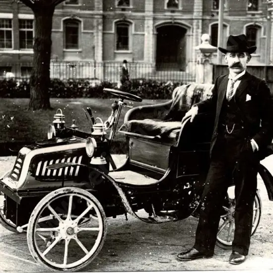 SCHAEF, Arthur Waldemar (1867-1940) - Self portrait (or unknown photgrapher) with 7hp Peugeot Outside Government Grounds, Wellington