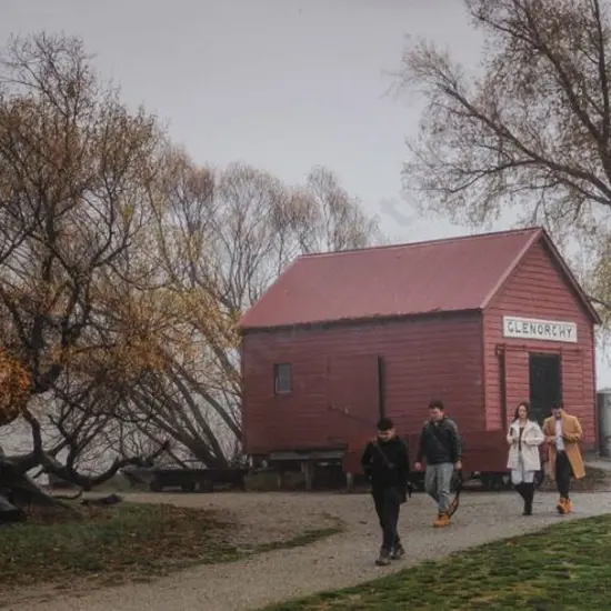 UNKNOWN Photographer - Tourists at Glenorchy