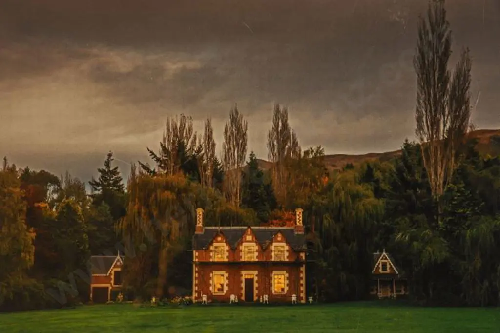 UNKNOWN Photographer - Manor House, Taieri Plain, Otago, 2019 Image 1++