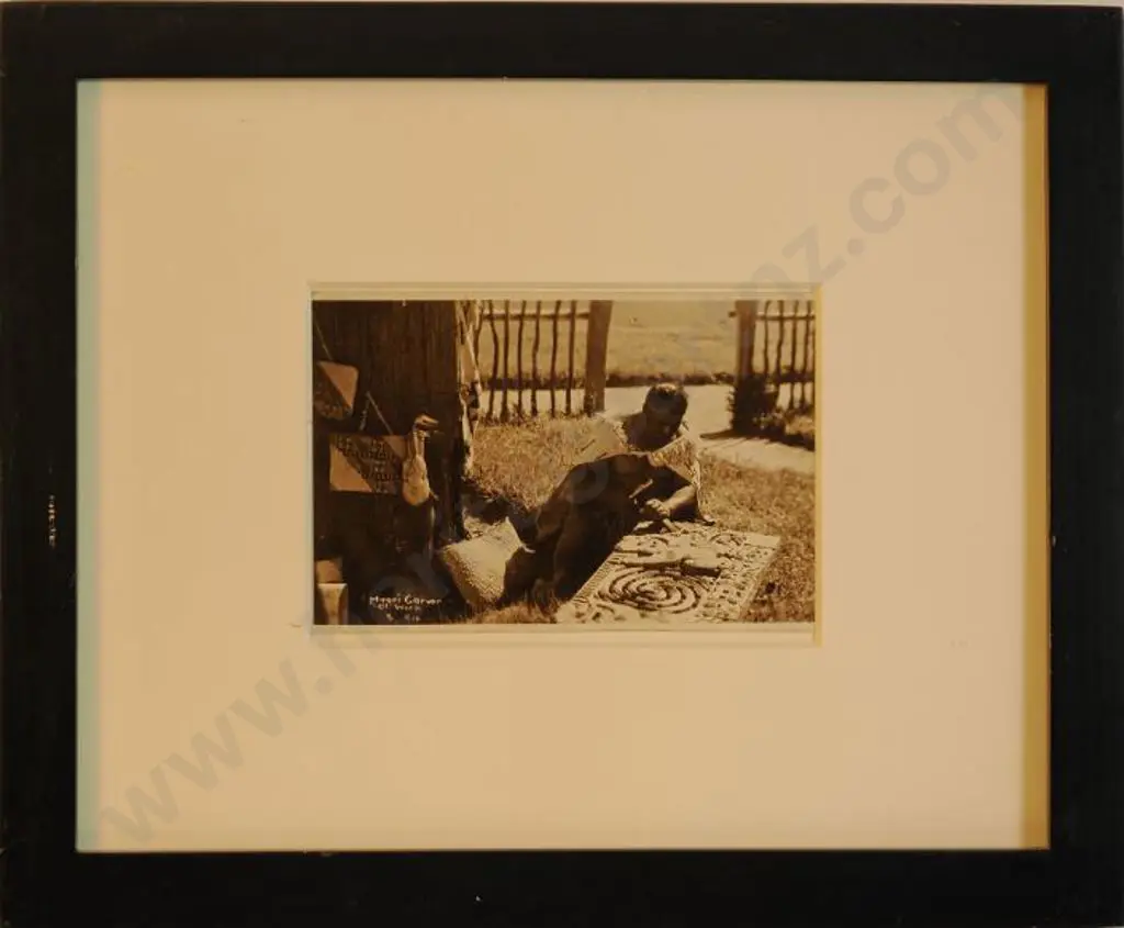 UNKNOWN Photographer - Maori Carver at Work Image 1++