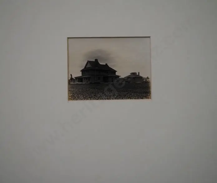 UNKNOWN - Large Country House, N.Z. - Early 20th Century Image 1++