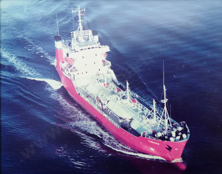 UNKNOWN - Tarihiko at Sea,1984 Image 1++