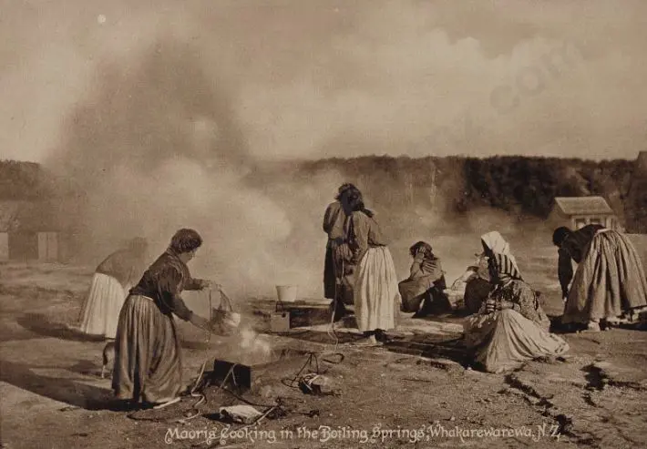 UNKNOWN - Maoris Cooking in the Boiling Springs, Whakarewarewa, c.1910 Image 1++