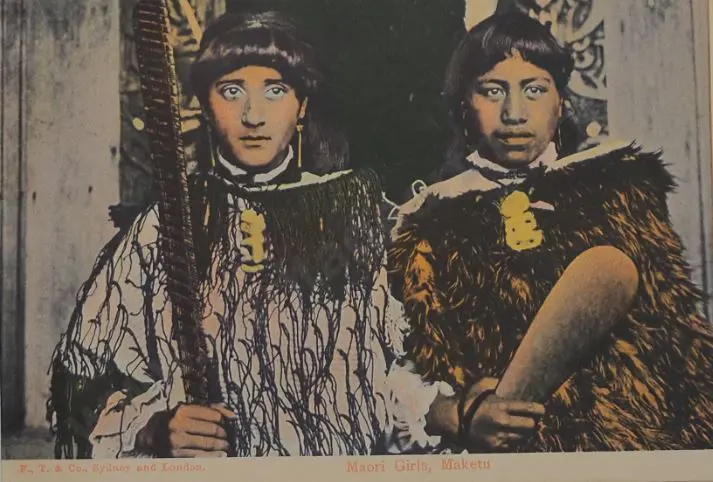 UNKNOWN photographer - Two Maori Girls Image 1++